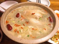 参鸡汤-百年石锅饭·朝鲜族传统民餐