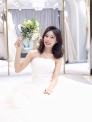 -衣贝姿婚纱礼服馆