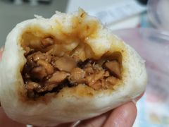 麻辣香菇鸡丁包-老陶包子铺(南大西南村店)