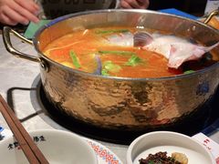 -野山舂·贵州现舂酸汤牛肉(民生路店)