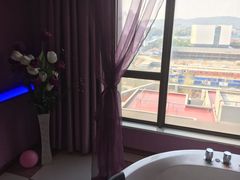 -天鹅恋主题酒店(光谷广场步行街店)