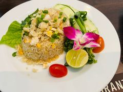 -Chom Cafe and Restaurant