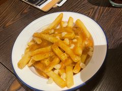 肉汁奶酪薯条-瑞食酒馆 La Taverne Suisse