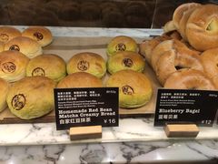 自家红豆抹茶面包-WHEAT&BAKER-麥(凯德来福士店)