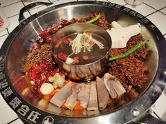 菌汤鸳鸯锅-贤合庄卤味火锅(时代广场店)