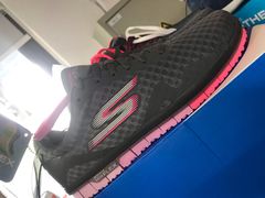 -SKECHERS 斯凯奇(上海国际时尚中心店)