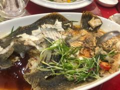 清蒸多宝鱼-东江渔村·古典园林·30年粤菜老字号(太和店)