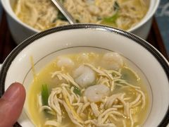 手剥虾仁煮干丝-扬州香格里拉·香宫中餐厅