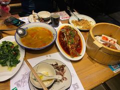 -临界音乐酒馆·小龙虾·江湖菜(华熙LIVE·鱼洞店)