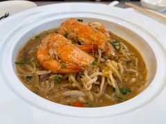 酸萝卜烩大海虾-品海楼·大连海胆锅贴馆(东港店)