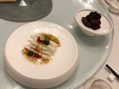 老上海熏鱼-世博源公馆·本帮融合菜·主题包厢·江景餐厅