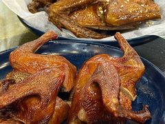 招牌妙龄乳鸽-煲煲掂风味煲仔饭餐厅(西区店)