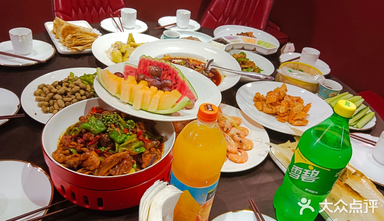 别人家锅贴都是开口，而他家锅贴的锅贴也是与众不同