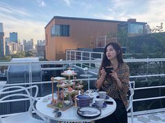 -The ROOF (通盈中心店)