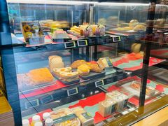 面包甜点陈列柜-星巴克(深圳龙岗广百店)