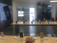 -华为授权体验店(中山公园来福士)