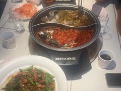 -阿瓦山寨·湘菜现炒·剁椒鱼头王(咸阳总店)