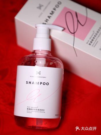 氨基酸香酚基底洗发水  外观： 外包装比较简约