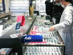 -宏宇眼镜蔡司依视路折扣店(兆佳眼镜城店)