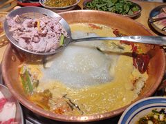 -洱火云南酸菜牛肉火锅(石景山当代商城店)