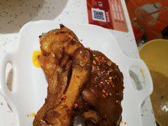 卤烤猪脚-三人行骨头王火锅(长寿店)