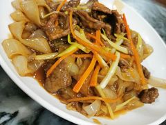 湿炒牛肉河粉-兴兴旺·冬瓜盅·啫啫煲(西华路店)