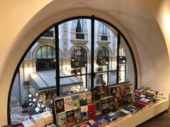 -文艺复兴百货(米兰大教堂广场店)