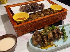 -黑青稞庄园·新式藏餐·牦牛肉汤锅(新都桥店)