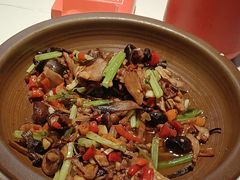 -阿瓦山寨·湘菜现炒·剁椒鱼头王(咸阳总店)