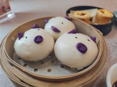 猪仔流沙包-馨越楼·点心·粤菜(赤坎店)