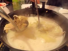 -鲜入围煮花胶鸡海鲜火锅