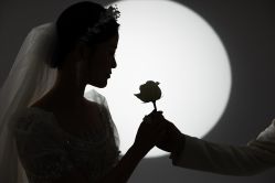 点击看大图 -挪娅婚纱摄影皇家会所
