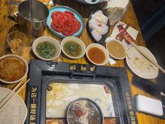 -老牌坊云南鱼豆花火锅(嵩山店)