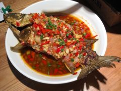 香煎大鲫鱼-费大厨辣椒炒肉(万家丽一店)