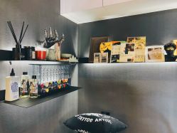 -SNOW TATTOO STUDIO