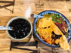 -柳石居柳州螺蛳粉(万达店)