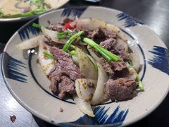 -Cuc Gach Quan Restaurant