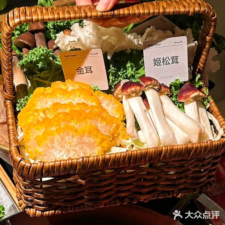 排了2小时！终于吃上这家新火锅🫠🔥