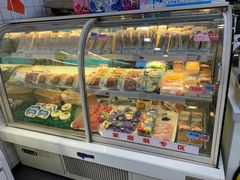 面包甜点陈列柜-一鸣真鲜奶吧(巴黎都市奶吧店)