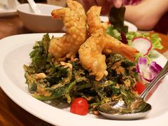 -Chom Cafe and Restaurant