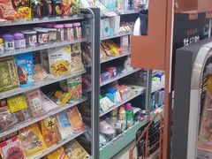 -全家便利店(江湾镇站店)