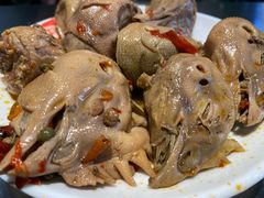 麻辣鸡头-梁老三麻辣鸡头总店