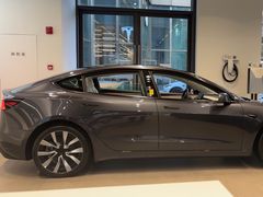 -TESLA 特斯拉(上海太古汇体验店)