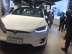 -TESLA 特斯拉(上海太古汇体验店)