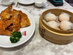 -香港百合居(LCM置汇旭辉广场店)