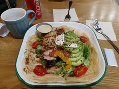 照烧鸡肉配牛油果拉法沙拉-HELLO 27 意面·沙拉·帕尼尼