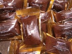 巧克力味法式金砖蛋糕-巴黎贝甜(来福士店)