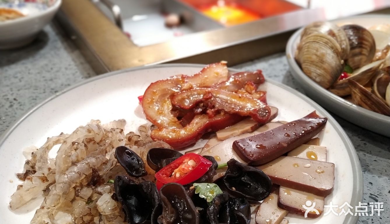 这家欢乐牧场自助餐厅位于金谊广场商场4楼