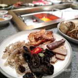 这家欢乐牧场自助餐厅位于金谊广场商场4楼