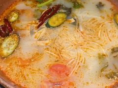 -洱火云南酸菜牛肉火锅(石景山当代商城店)